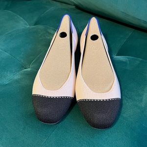Brand New never worn Rothy’s square cap-toe flats in Rosewater/Black Size 8